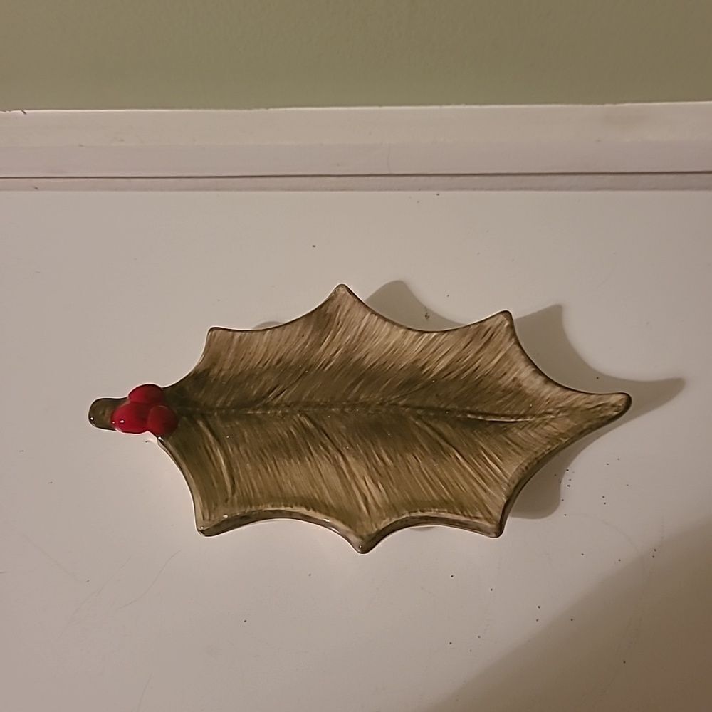 Cracker Barrel Holly Dish